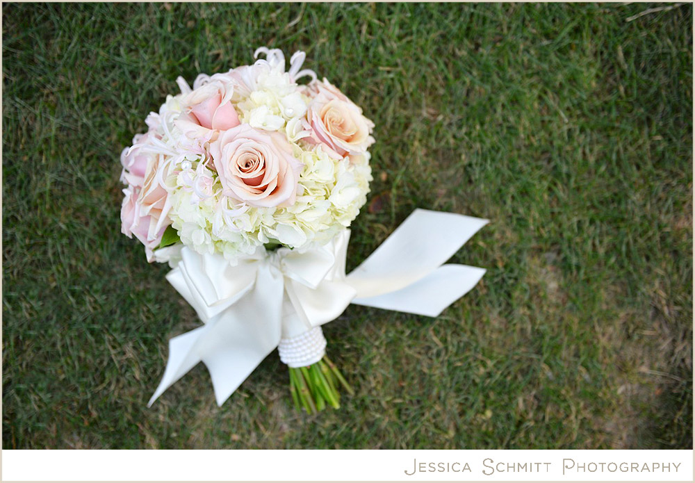 bouquet white and pink flowers