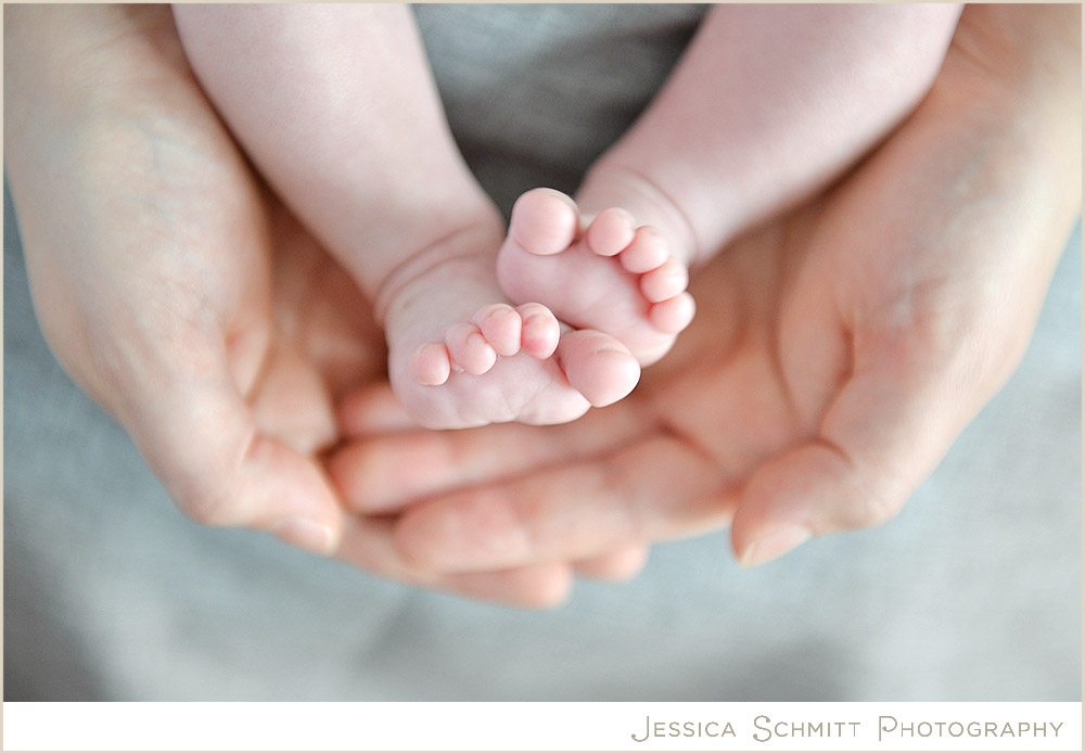 newborn baby photography toes