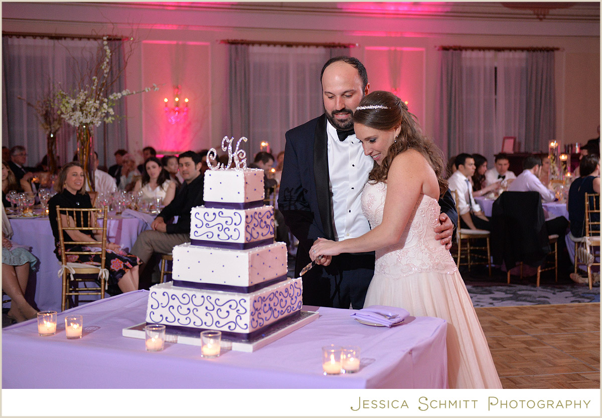 Pearl River Hilton wedding cake